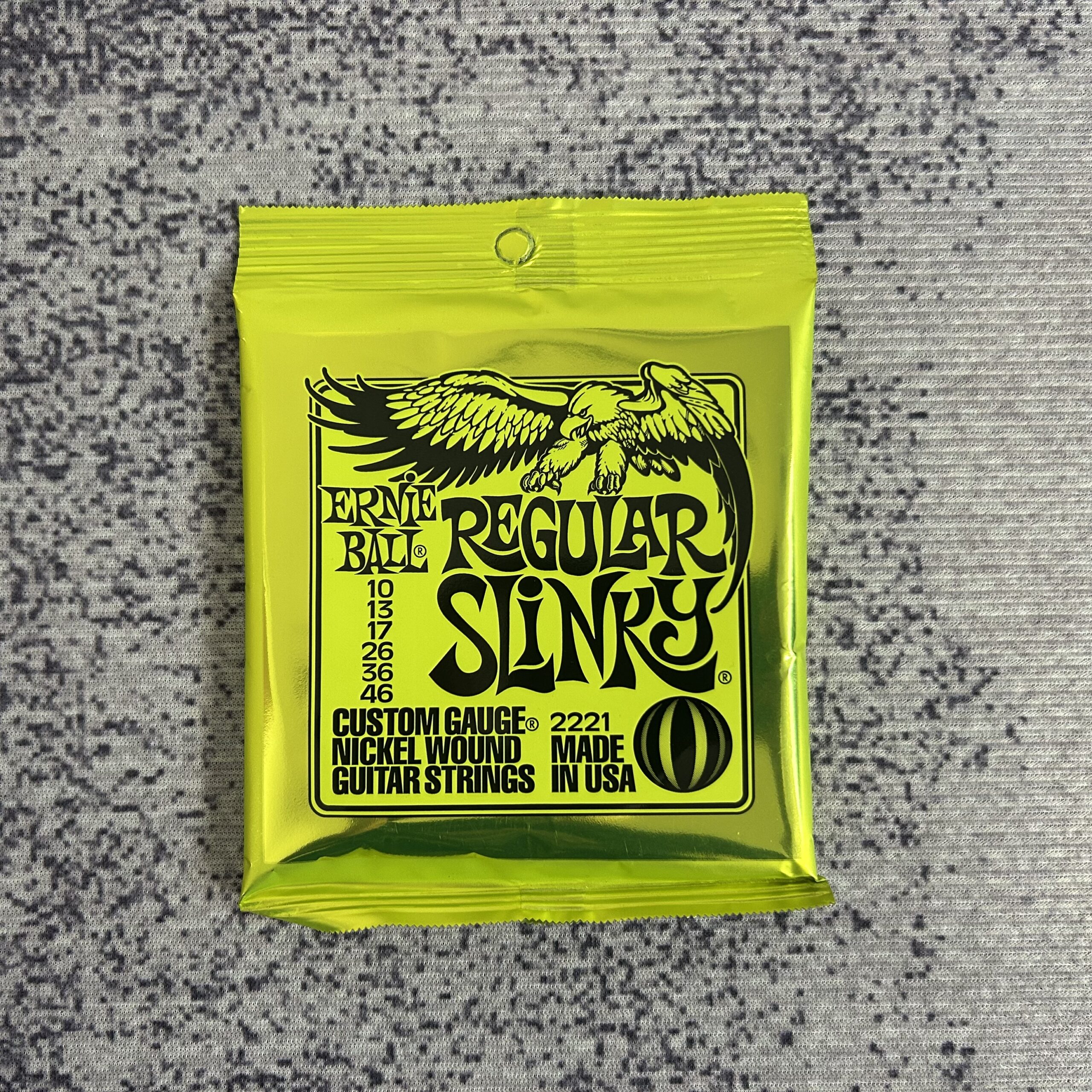 Senar Gitar 6 Ernie Ball Regular Slinky 10-46