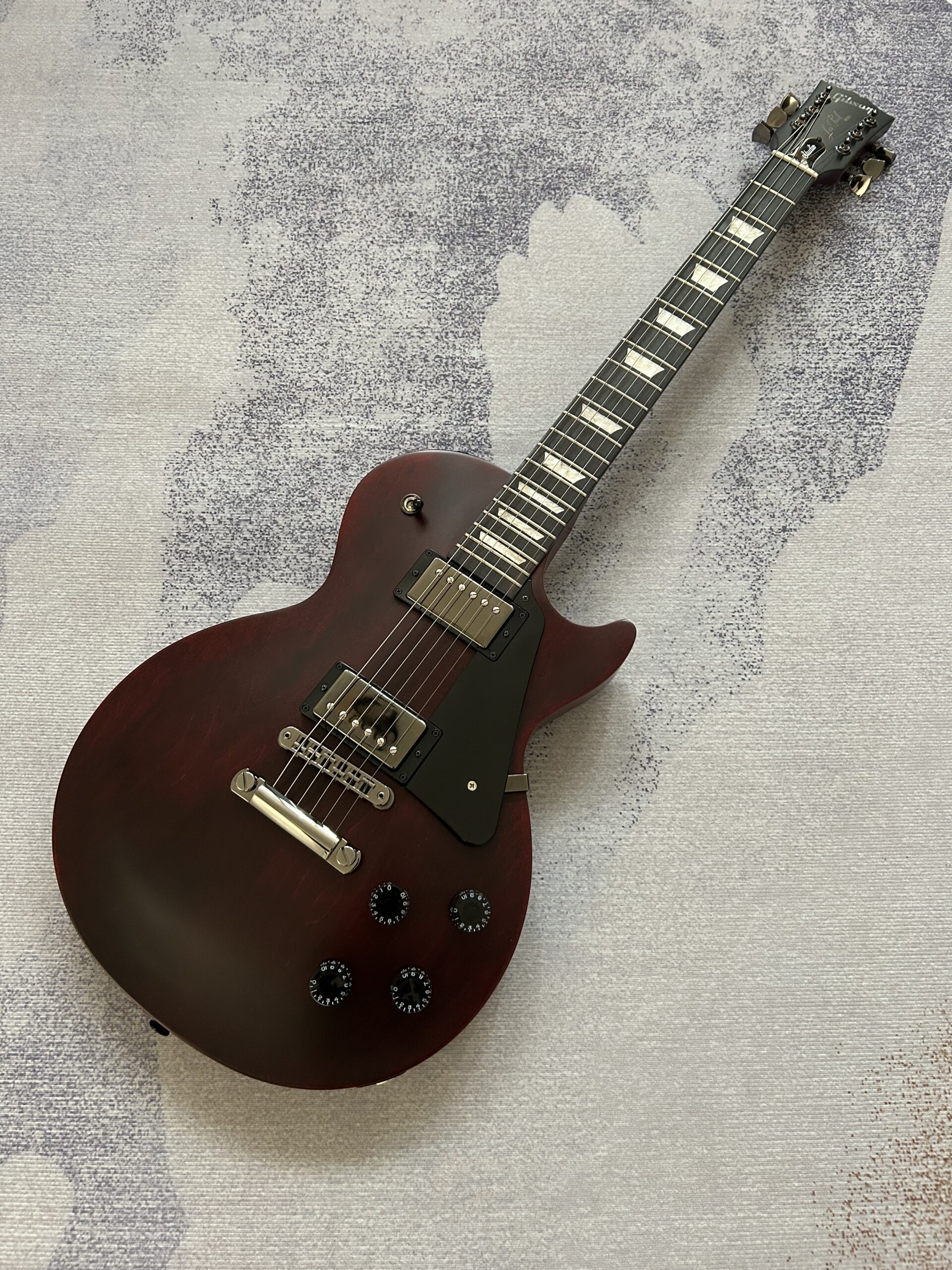 Gibson Les Paul Modern Studio - Wine Red Satin