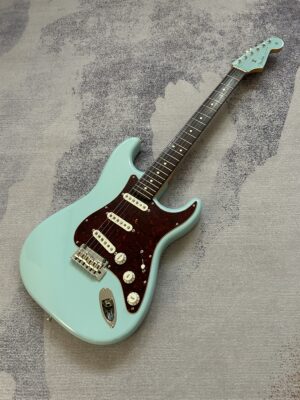 IMG_3599 Fender FSR Collection Hybrid II Stratocaster - Daphne Blue
